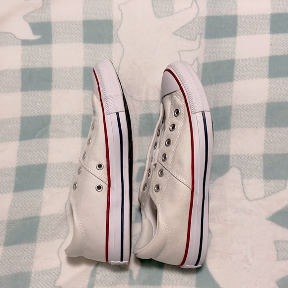 Converse shoes - Picture 1 of 3